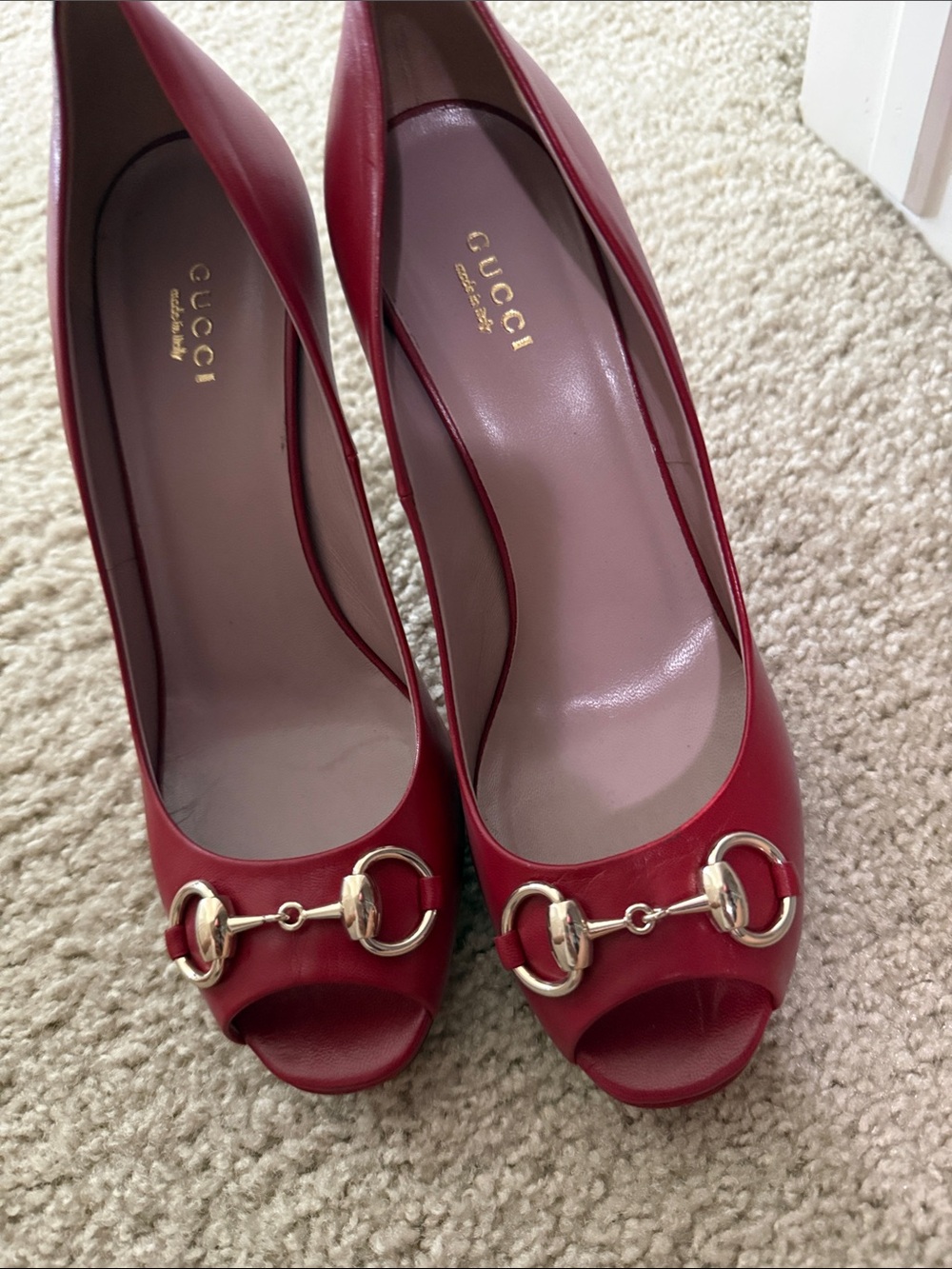 Gucci Red Leather Peep-Toe Pumps with Gold Horsebit